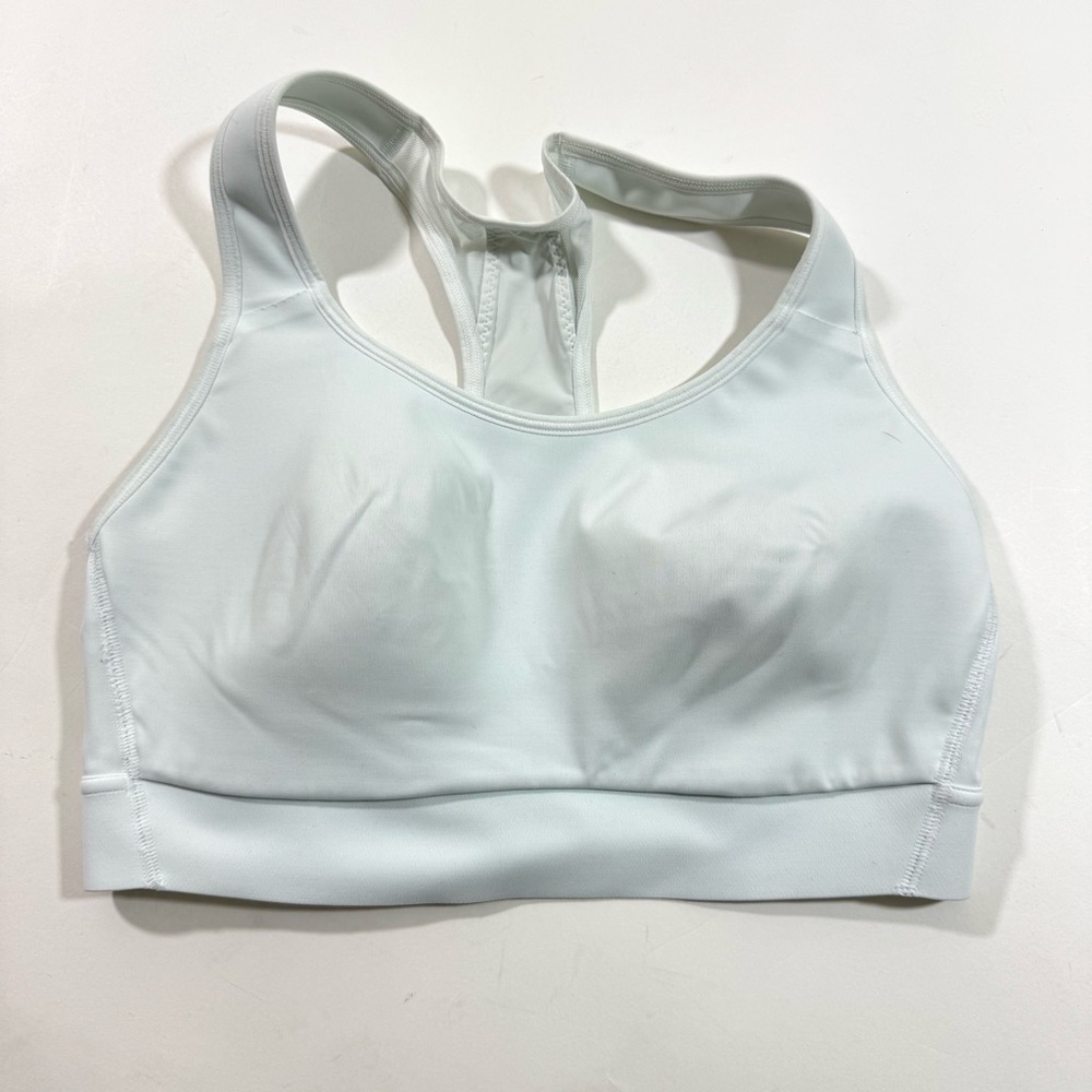 Athleta Hustle Bra Molded Cups White Size 34 D DD Medium Impact